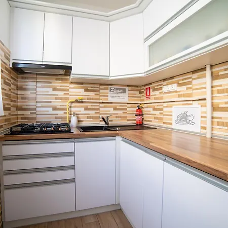 Comfort 14 -- Stylish Netflix, Wi-fi & Parking Appartement *