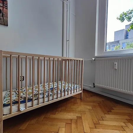 Appartement Comfort 14 -- Stylish Netflix, Wi-fi & Parking