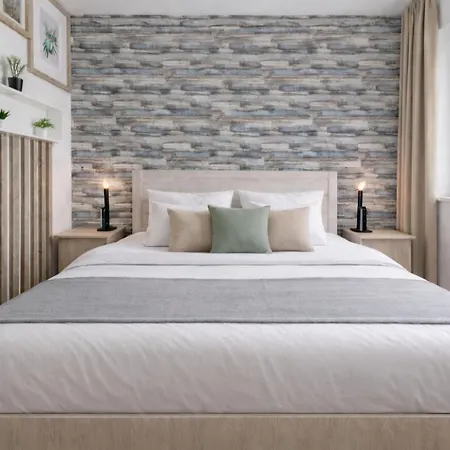 Comfort 14 - Quiet City Apartment With Free Parking דירה *