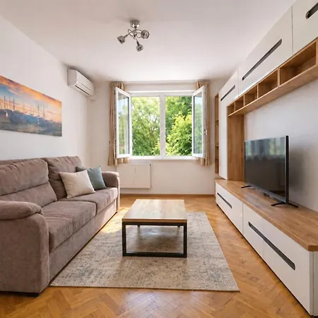 Comfort 14 - Quiet With Free Parking * מישקולץ