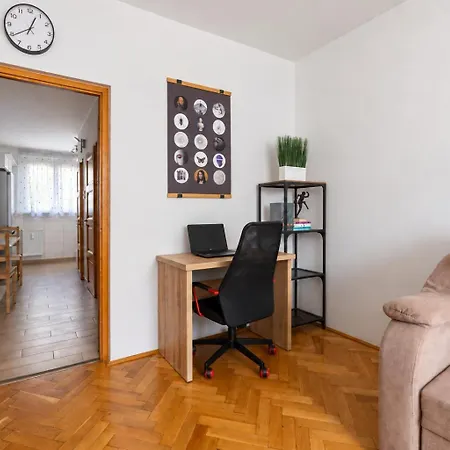 Comfort 14 - Quiet With Free Parking מישקולץ